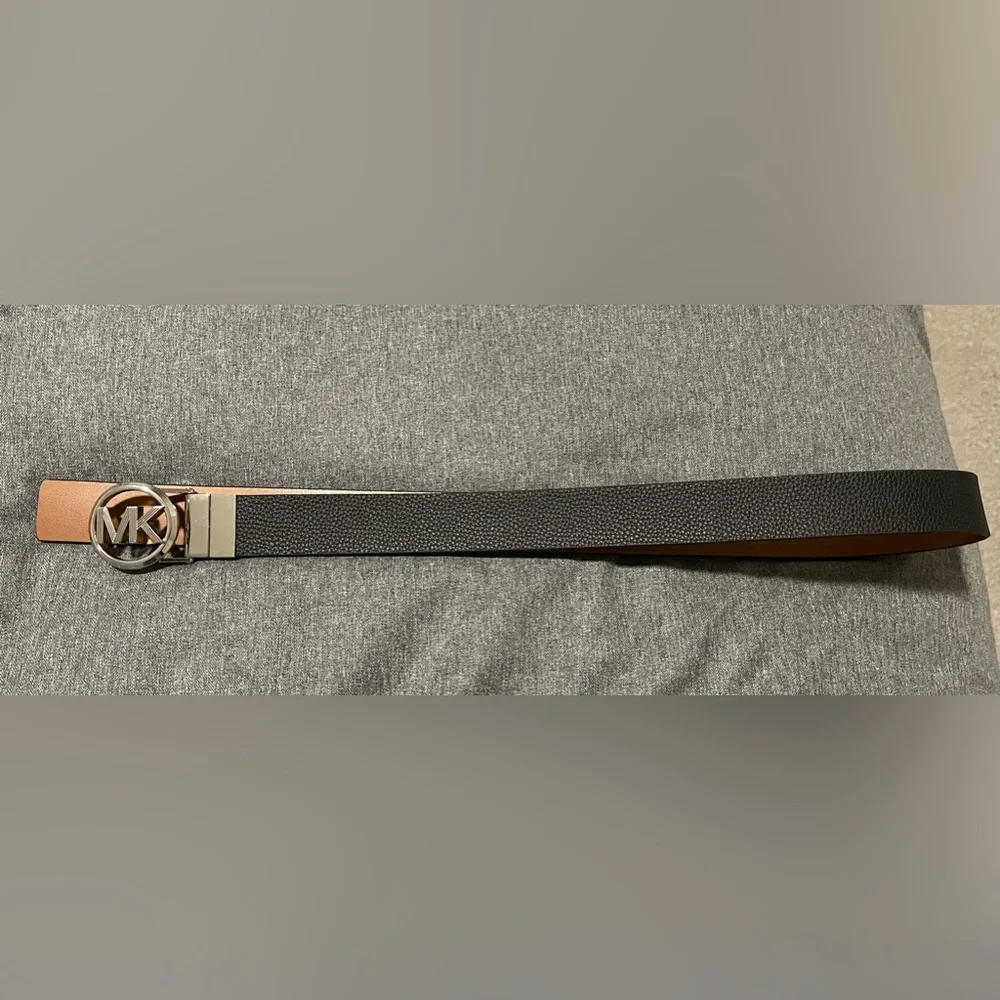 Michael Kors belt - Picture 2 of 5